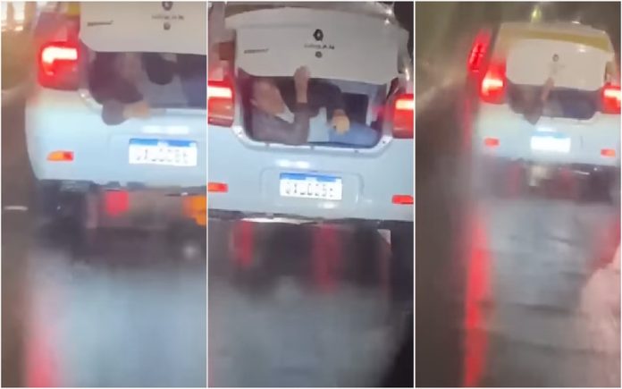 Condutor é raptado e abre a mala com o carro em movimento para pedir ajuda