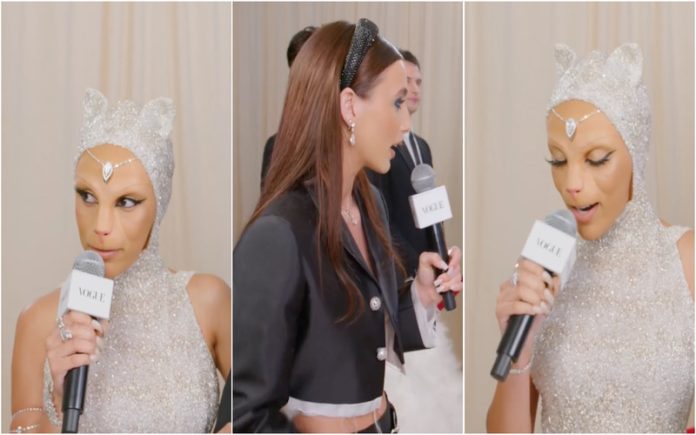Doja Cat em momento insólito durante entrevista onde respondeu a todas as perguntas a miar