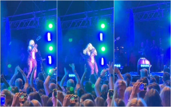 Incidente inusitado: Cantora Bebe Rexha é atingida por telemóvel em modo avião durante concerto em Nova Iorque