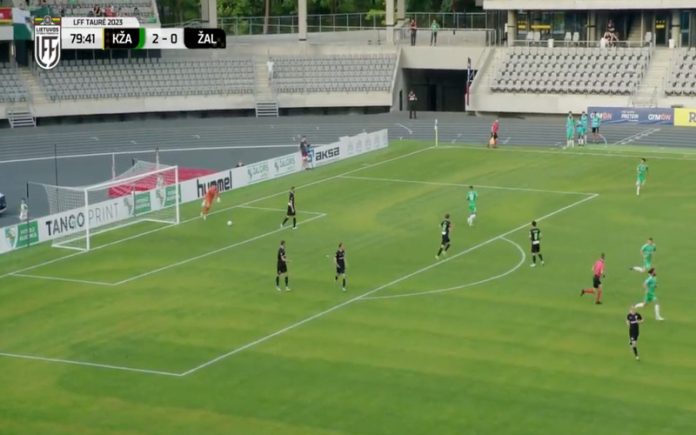 Incidente inusitado resulta em autogolo surpreendente