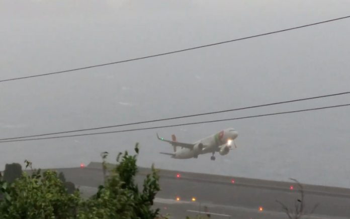 Vídeo mostra avião da TAP a falhar a aterragem na Madeira durante a tempestade Oscar