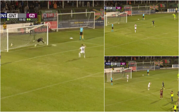 Guarda-redes defende penálti mas a bola acaba por entrar