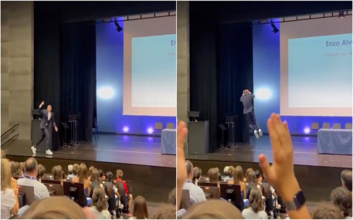 Filho de Marcelo imita festejo de Ronaldo ao receber diploma na escola