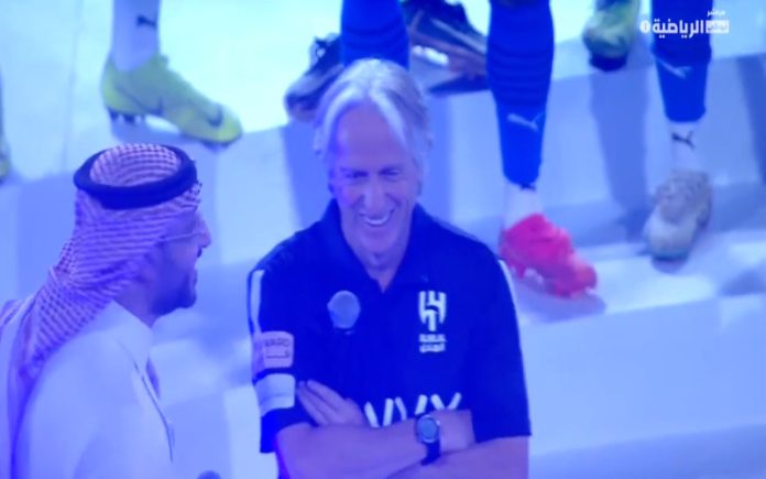Jorge Jesus brilha na apresentação oficial do Al-Hilal com discurso em português