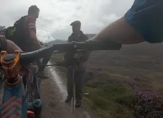 Foram dar um passeio de bicicleta e cruzaram-se com o rei Carlos III do Reino Unido