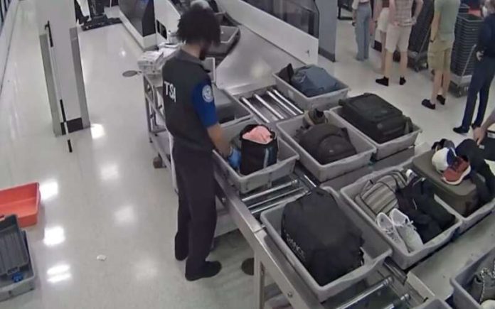 Funcionários de aeroporto de Miami são presos após roubarem malas