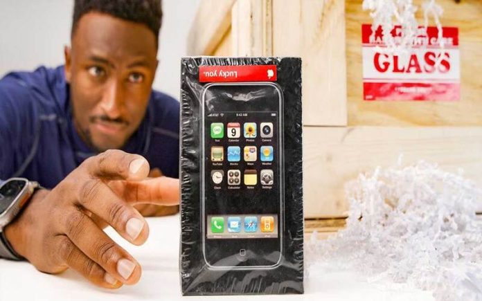 Gastou 40 Mil Dólares no primeiro iphone de todos