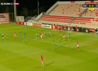 Jogadora do Benfica com apenas 16 anos marcou golo de letra na estreia na Liga dos Campeões