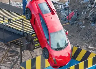 MrBeast leva lamborghini à maior trituradora do planeta