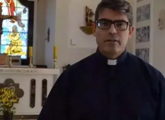 Padre descobre que vai ser pai e pede para ser dispensado da Igreja Católica