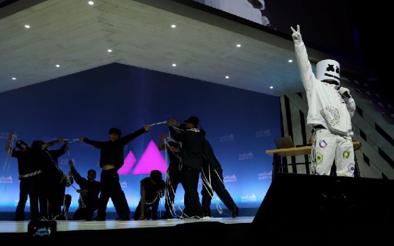 Ativistas fizeram-se passar por DJ Marshmello e executivo da Adidas na Web Summit e ninguém reparou