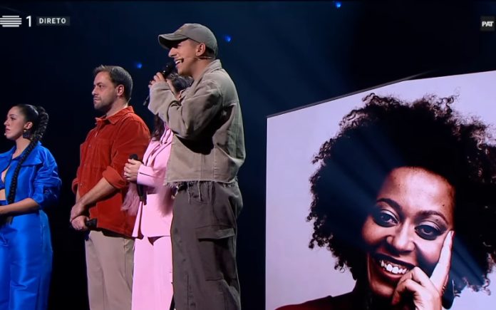 Mentores do The Voice cantaram “Chamar a Música” numa homenagem emotiva a Sara Tavares