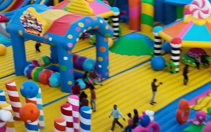 Castelo insuflável no Paquistão oficialmente designado o maior do mundo