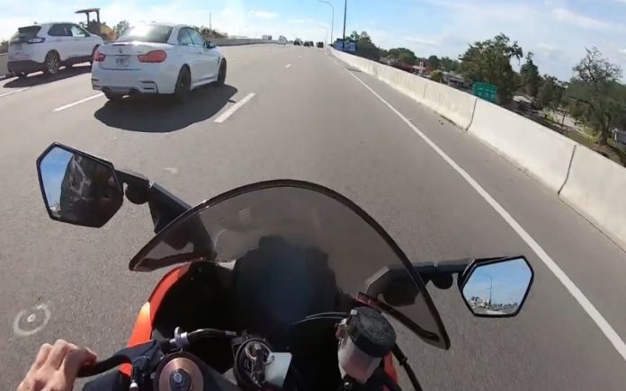 Condutor de BMW tem desliza numa lomba e arranha pintura