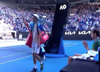 Nuno Borges aplaudido de pé após batalha impressionante contra Medvedev