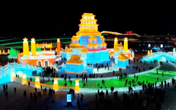 Parque temático de gelo e neve na China conquista recorde mundial