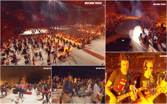1000 músicos cantam Born to Be Wild dos Steppenwolf num momento épico