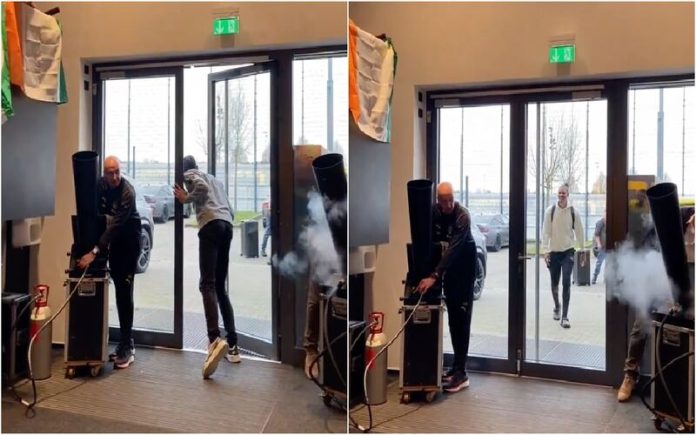 Haller venceu o cancro, venceu o CAN e foi recebido em grande por todos do Borussia Dortmund (1)