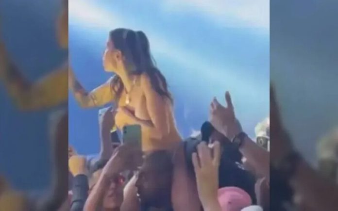 MC Pipokinha é assediada em concerto semi-nua durante o Carnaval Brasileiro