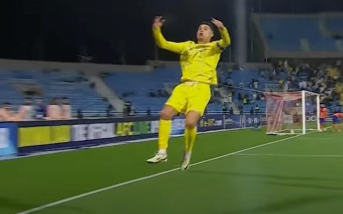 Ronaldo marca e surpreende com novo festejo no Al-Nassr