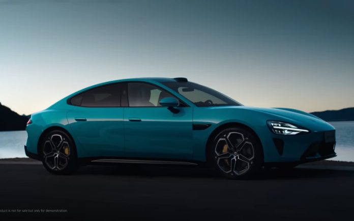 Conheça o Xiaomi SU7: o carro com 50 mil vendas em apenas 27 minutos de lançamento oficial