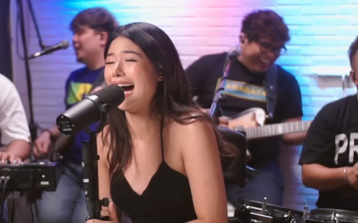 Musica ao vivo tudo corria na perfeição até o pianista fazer das suas