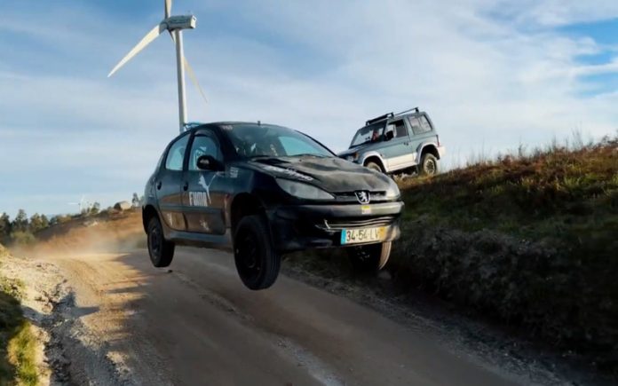 Peugeot 206 levantou voo em Pedra Sentada em Fafe