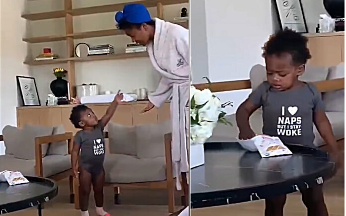 A filha de Gabrielle Union falha hilariantemente no desafio dos snacks de fruta A filha de Gabrielle Union falha hilariantemente no desafio dos snacks de fruta