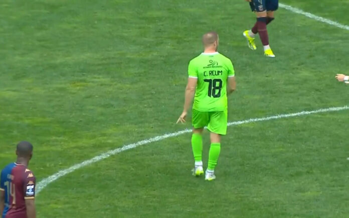 Cunhado de Paris Hilton estreia-se aos 45 anos pelo Lank Vilaverdense no dia que descem de divisão