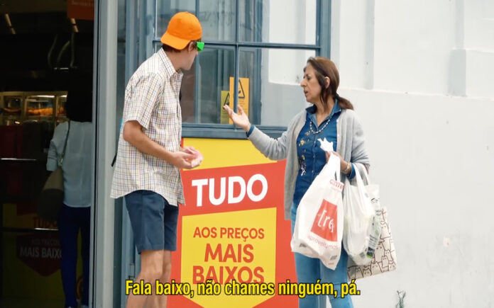 Pierre Zago transforma-se num vendedor de guloseimas nas ruas