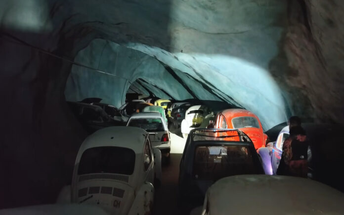 Descoberta de carros antigos em mina na Suíça inclui veículo com matrícula portuguesa