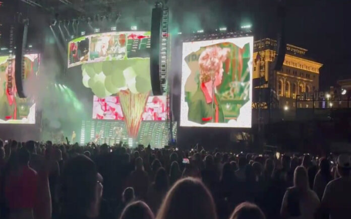 Green Day abandonam palco em Detroit devido a ameaça de segurança
