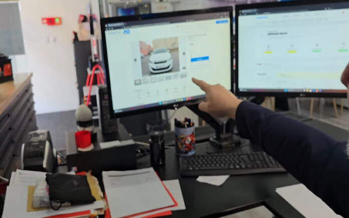 YouTuber descobre táxi com quilómetros adulterados no Standvirtual