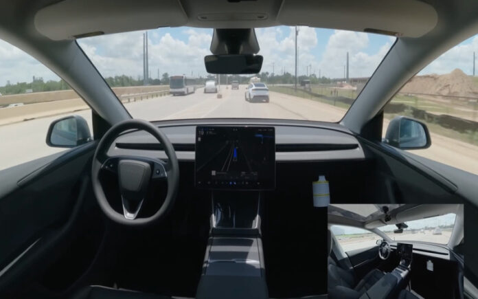 Tesla realiza entrega autónoma inédita e surpreende cliente no Texas