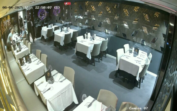 Fuga de 228€ em restaurante indiano torna-se viral em Inglaterra