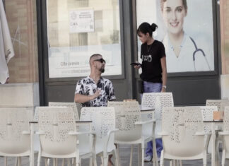 Possessivo diverte-se a falar só português durante férias em Espanha