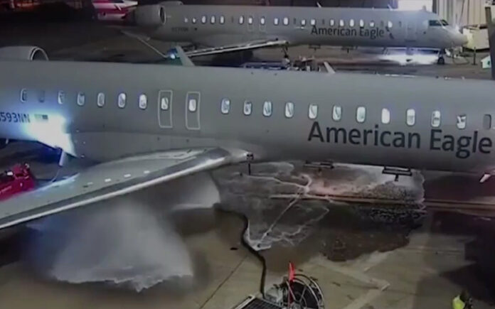 Incidente no Aeroporto de Dallas-Fort Worth provoca respingos de combustível