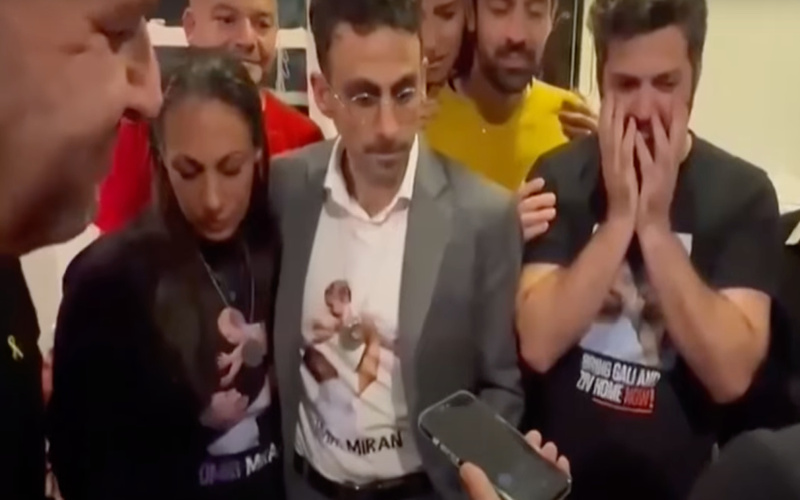 Trump emociona ao revelar a volta dos reféns em Gaza e une famílias