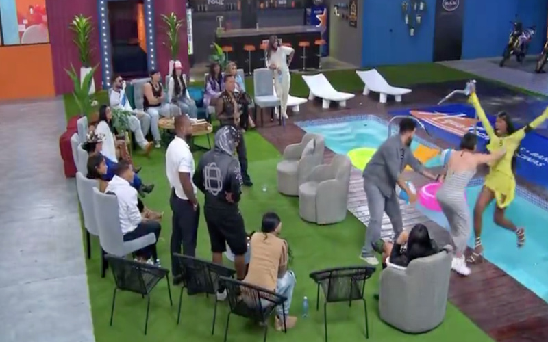 Concorrente expulsa após agressão violenta em reality show dominicano