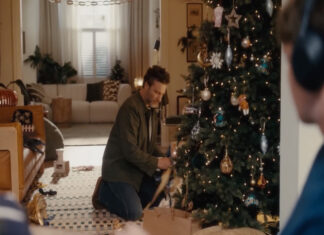 John Lewis emociona com anúncio de Natal sobre a distância entre pais e filhos