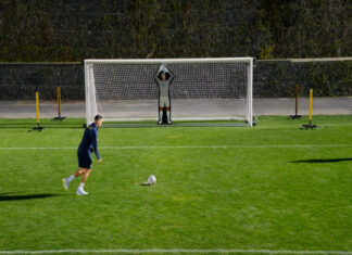 Cristiano Ronaldo enfrenta robô “imbatível” criado por ex-engenheiro da NASA