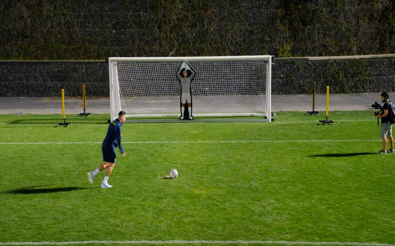 Cristiano Ronaldo enfrenta robô “imbatível” criado por ex-engenheiro da NASA