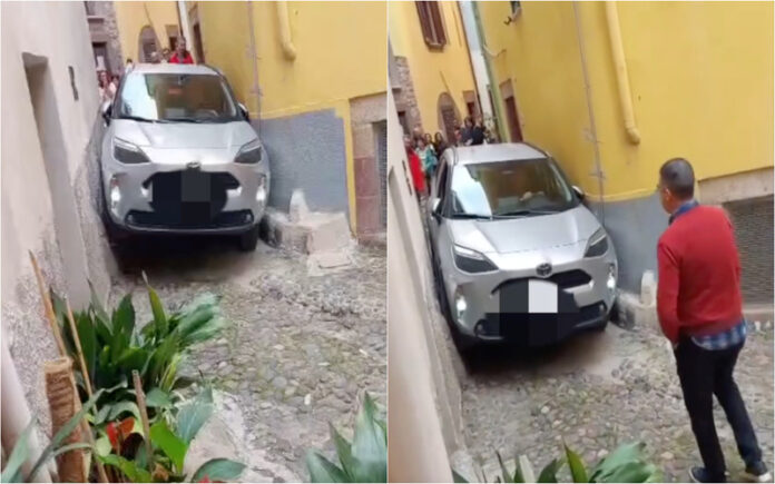 Turista fica entalado em rua estreita na Sardenha após confiar no GPS