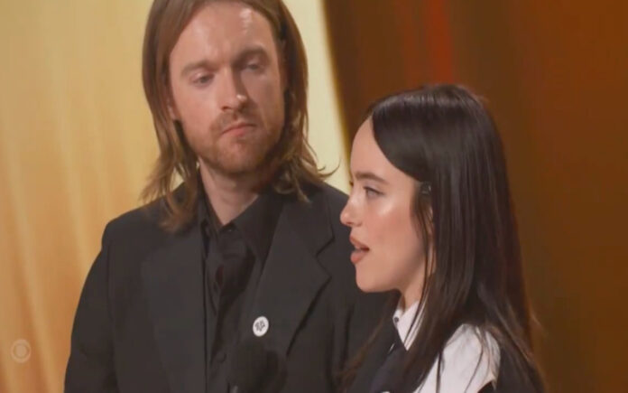 Billie Eilish deixa mensagem forte sobre imigração nos Grammys