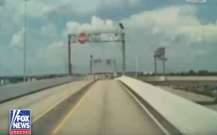 Tesla Cybertruck quase provoca acidente grave nos EUA e é alvo de processo