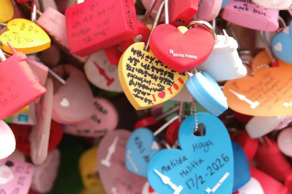 Mulher faz lista pública com exigências para o futuro namorado e divide opiniões