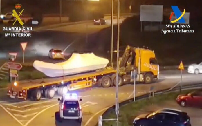 Lancha “voadora” para narcotráfico é interceptada junto à fronteira portuguesa