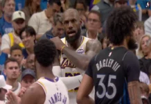 LeBron dá raspanete ao filho durante jogo dos Lakers