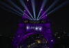 Paris celebra regresso de Céline Dion com espetáculo de luz na Torre Eiffel